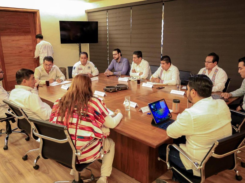 Autoridades de Salina Cruz y Gobernador revisan obras prioritarias