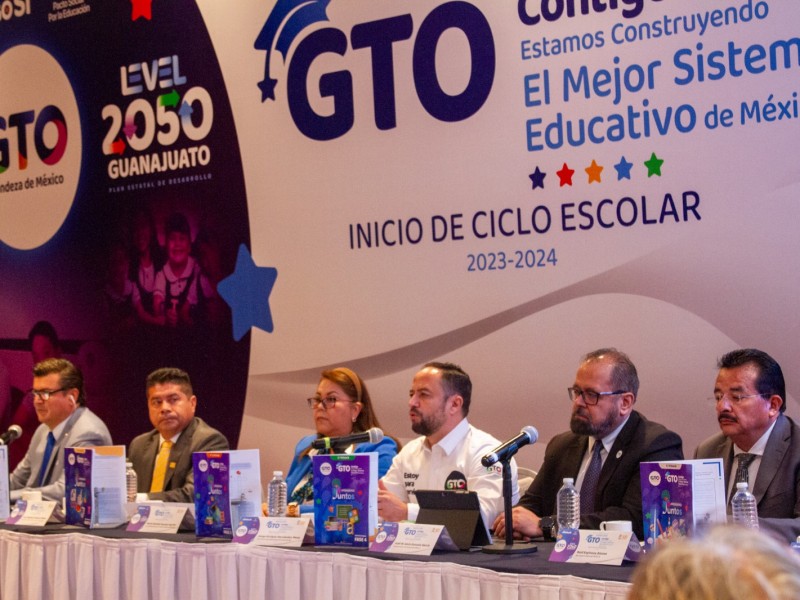 Autoridades educativas deciden entregar los libros de texto