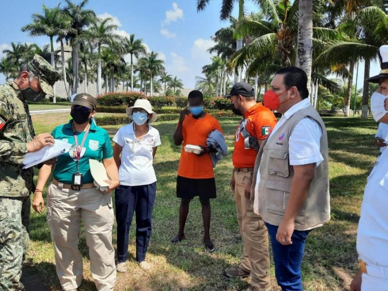 Autoridades en Chiapas atienden a naufrago colombiano