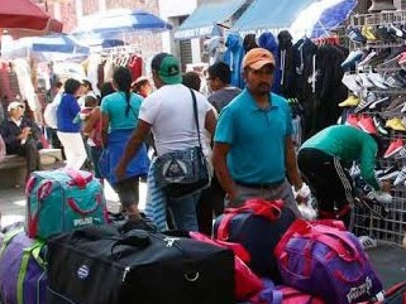 Autoridades estatales sostienen diálogo con ambulantes