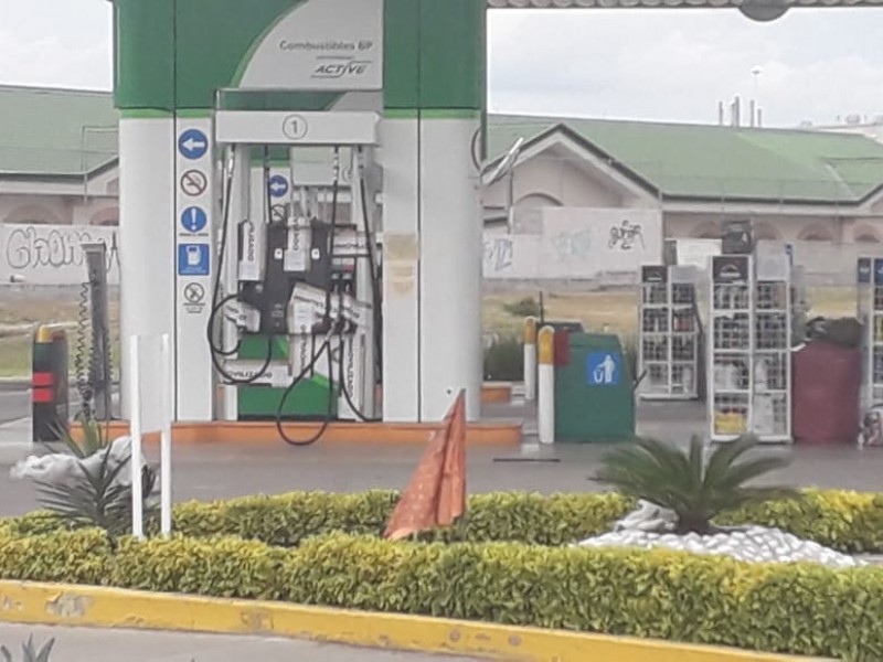 Autoridades federales suspenden gasolinera por irregularidades