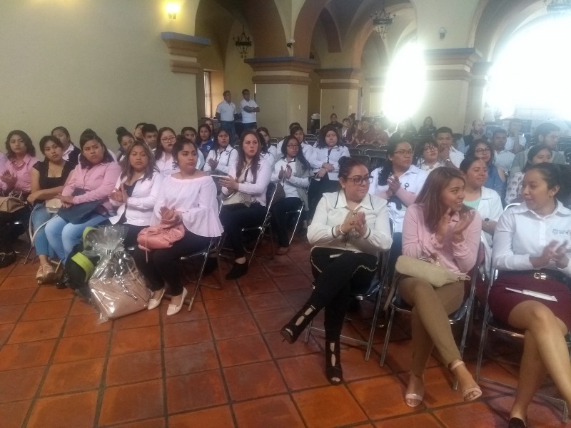 Autoridades municipales celebran día internacional de la mujer