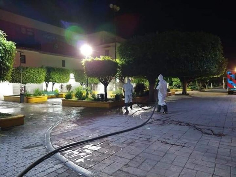 Ayuntamiento de Tepic realizó trabajos de desinfección en Plaza Principal