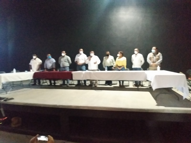 Autoridades municipales firman acuerdo de movilidad por Covid-19