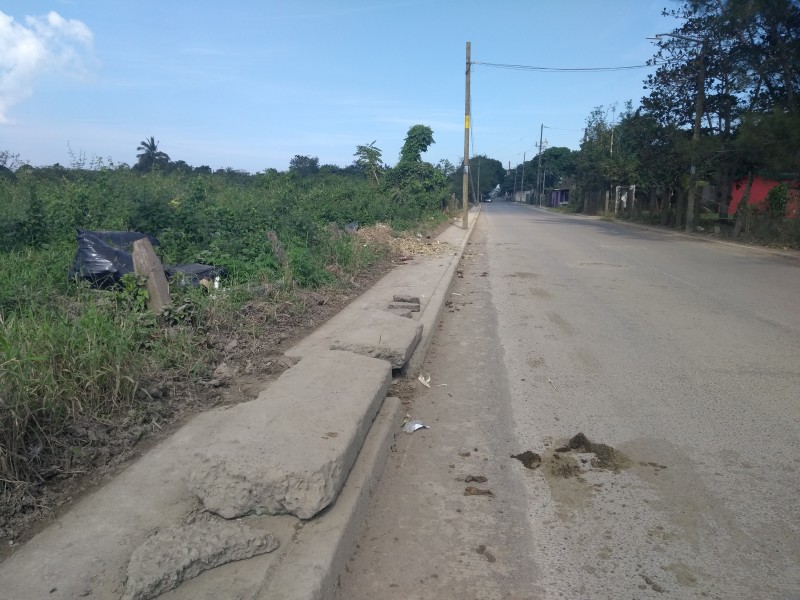 Autoridades municipales omiten construcción de puente:Vecinos