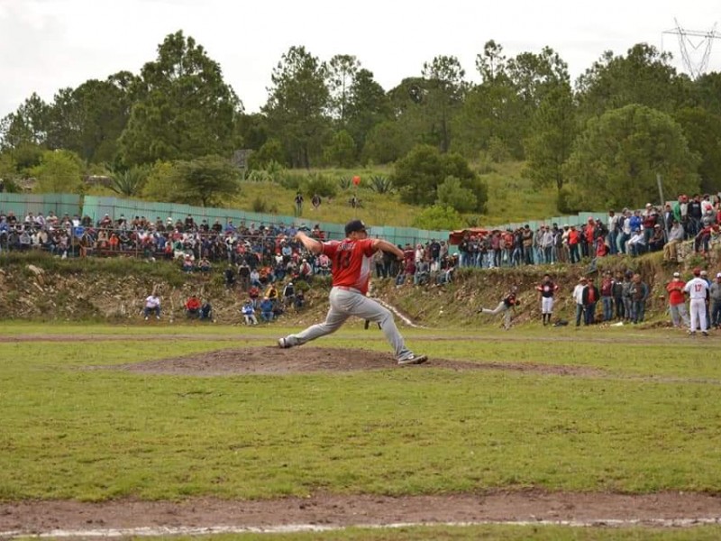 Autoridades no evitaron partido de béisbol en la sierra