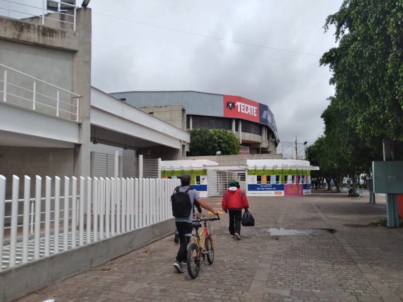 Autoridades ofrecen una feria segura a leoneses