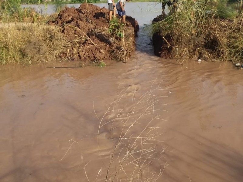 Autoridades sin atender inundaciones en Ferrusquilla