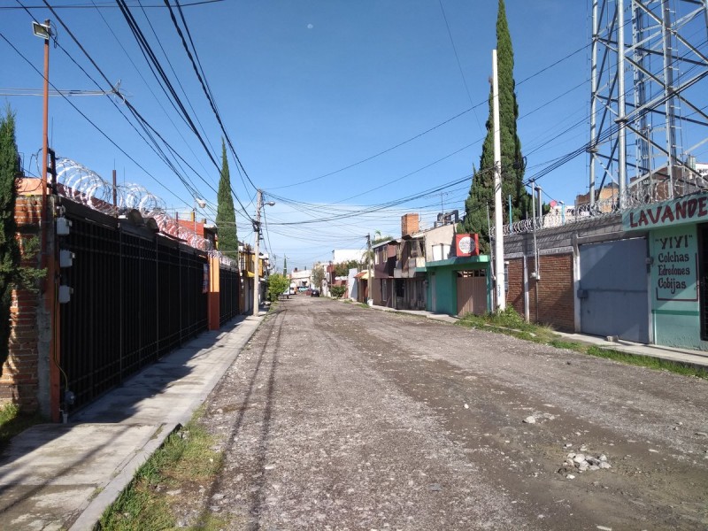 Autoridades, sin atender pavimentación en col. Universitaria