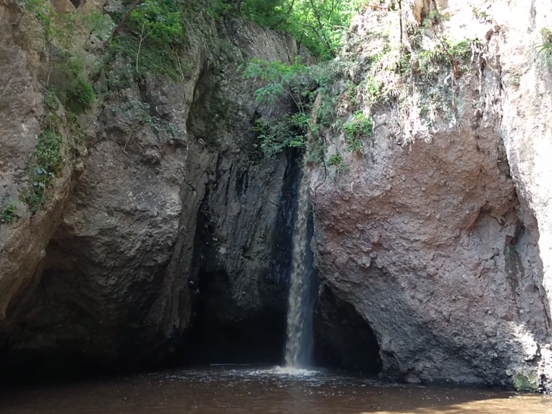 Autoridades superadas por contaminación en Cascada de Huaxtla