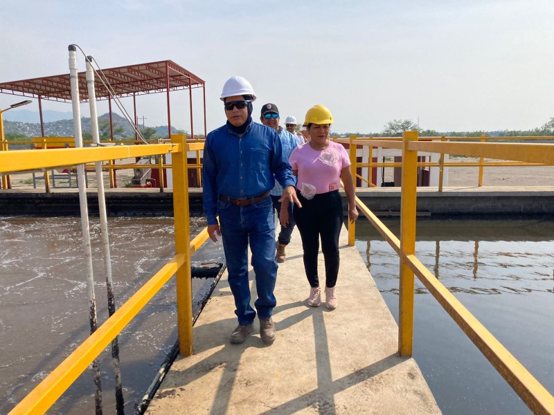Autoridades supervisan operación de Planta de Tratamiento en Tehuantepec