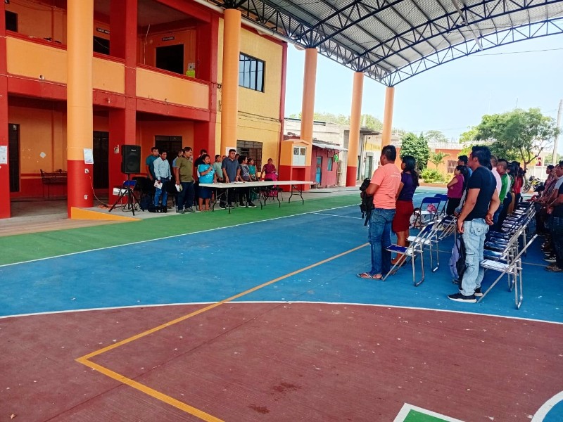 Autoridades y padres de San Mateo del Mar exigen clases