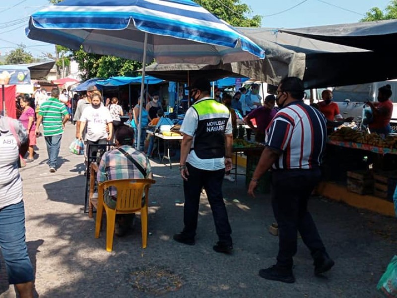 Autorizan a tianguis trabajar en horario normal