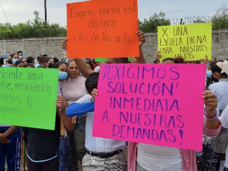 Autorizan rehabilitación de secundaria de Petacalco