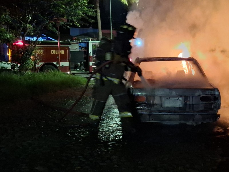 Vehículos quemados dejan a colonias en estado de alarma