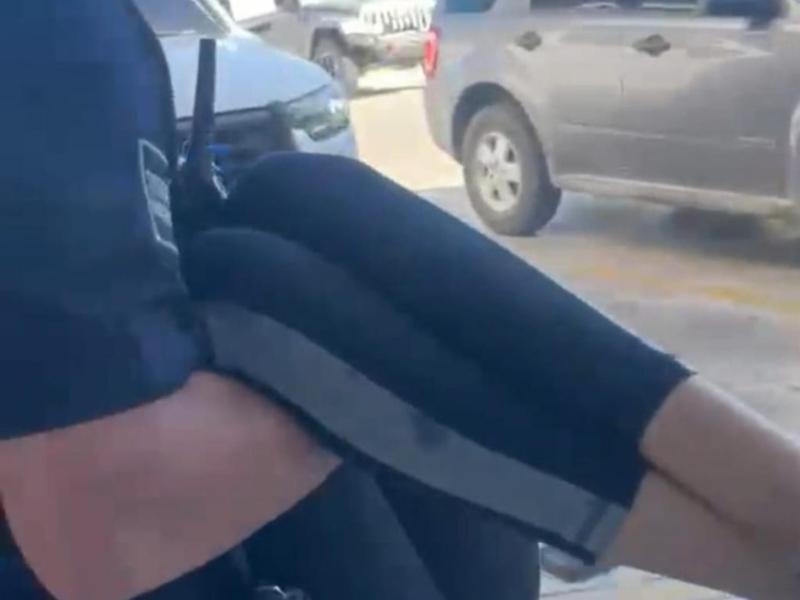 Auxilian policías preventivos a menores que presentaron problemas de salud