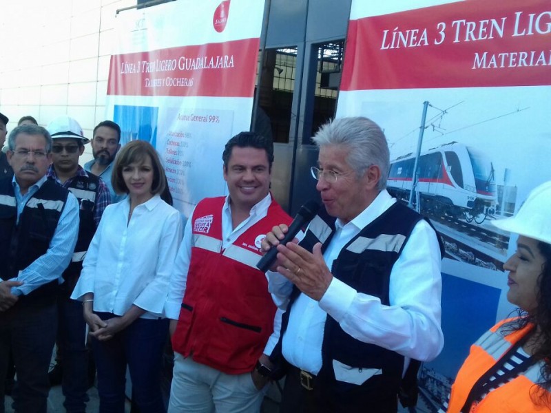 Avance del 96% línea 3 tren ligero