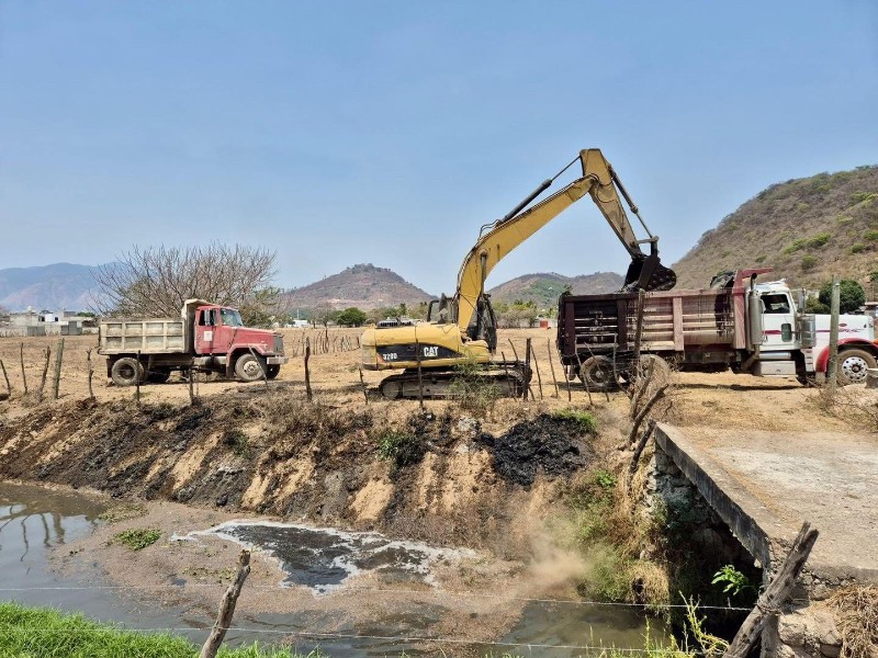 Avanza 64% limpieza de canales para evitar inundaciones en Tepic