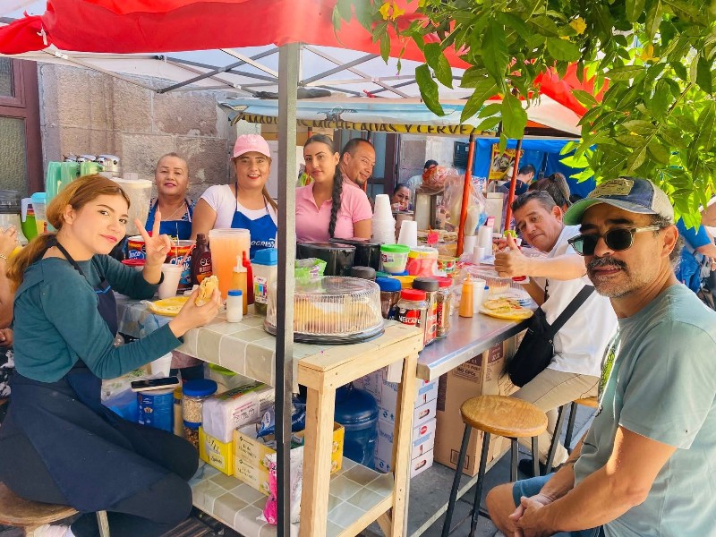 Avanza 95% instalación de comerciantes del Mercado Juan Escutia en plaza principal