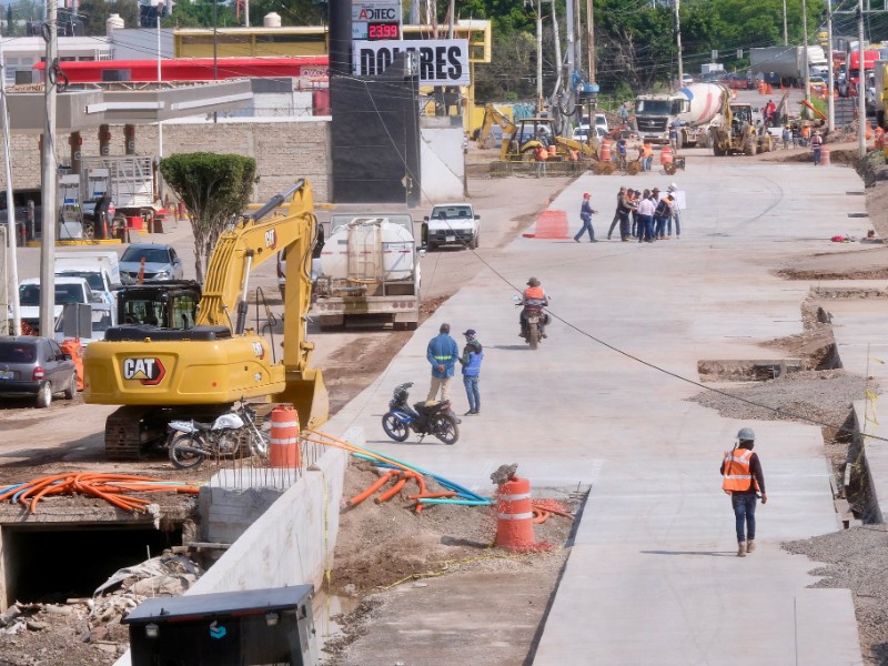 Avanza al 30% renovación de la Carretera a Chapala