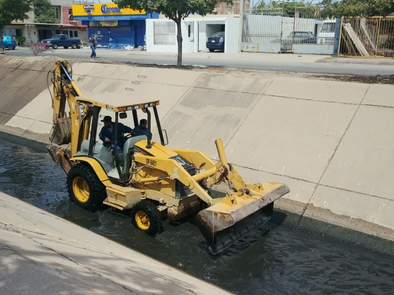 Avanza al 85% limpieza del dren Juarez