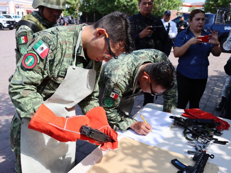 Avanza con gran respuesta canje de armas en El Évora