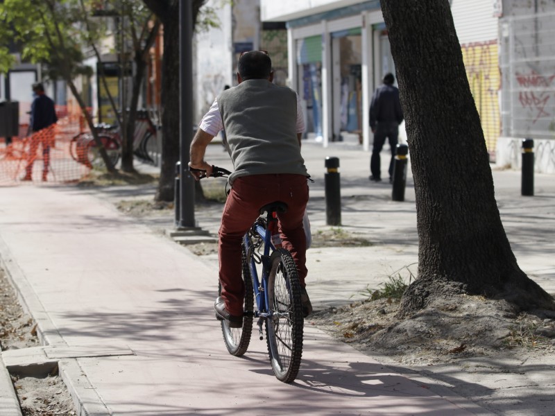 Avanza construcción de civlovía en Av. Javier Mina