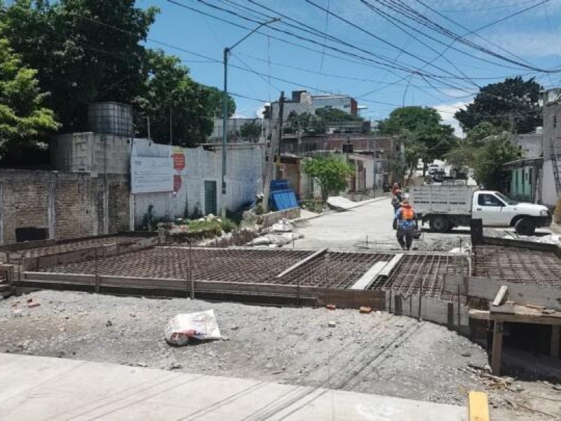 Avanza construcción de puente vehicular en Terán