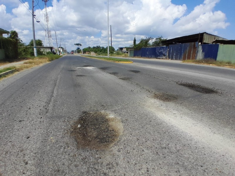 Avanza deterioro del libramiento Adolfo López Mateos