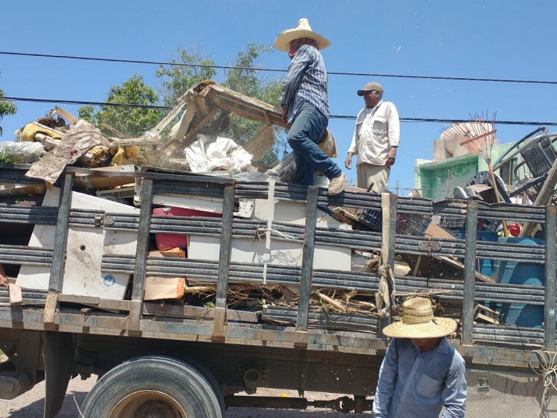 Avanza en las colonias Jornada de Descacharre