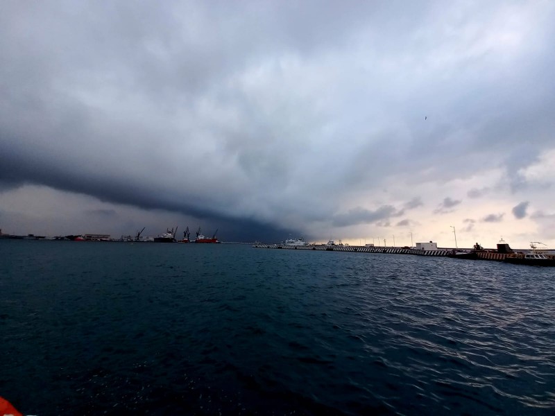 Avanza Frente Frio 6 por Veracruz