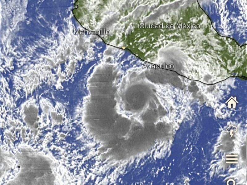 Avanza huracán Rick hacia costa de Lázaro Cárdenas