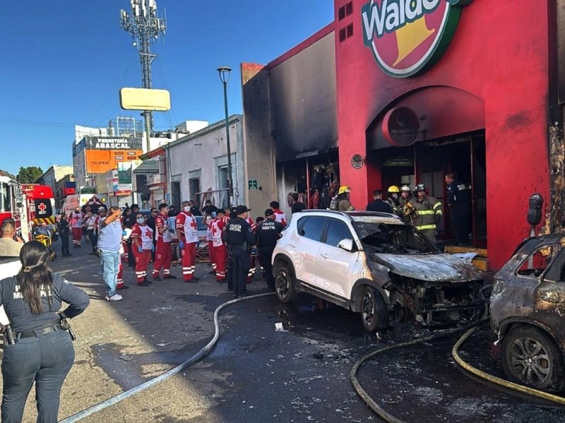 Avanza investigación de explosión e incendio en Waldo´s