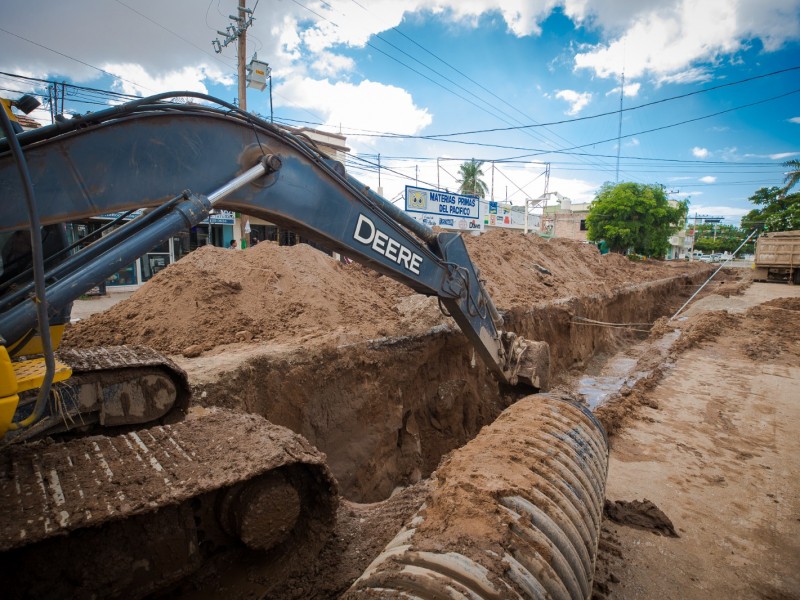 Avanza la rehabilitación del colector Cuahutémoc en Guasave