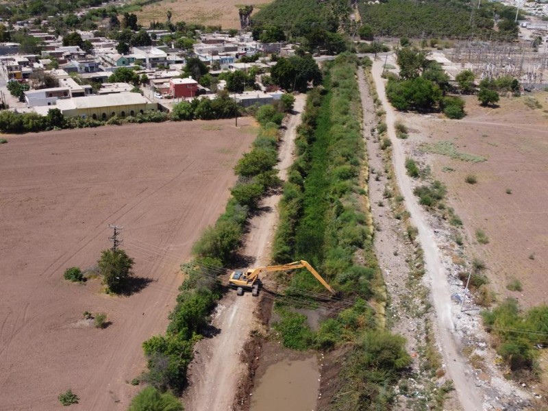 Avanza limpieza de dren Mochicahui previo a lluvias