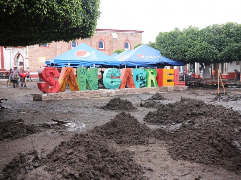 Avanza limpieza en San Gabriel tras siniestro