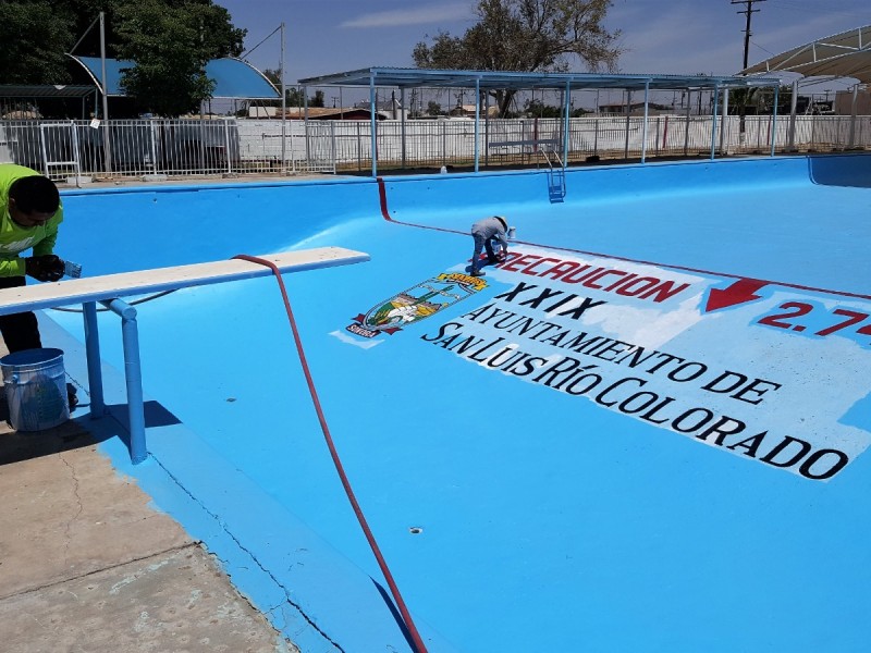 Avanza mantenimiento de la Alberca Municipal para apertura