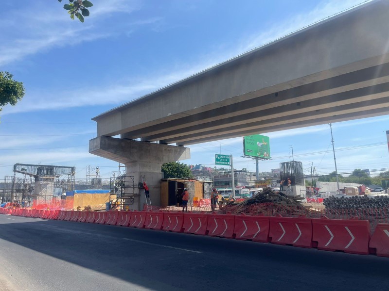 Avanza obra de Paseo 5 de febrero con trabes