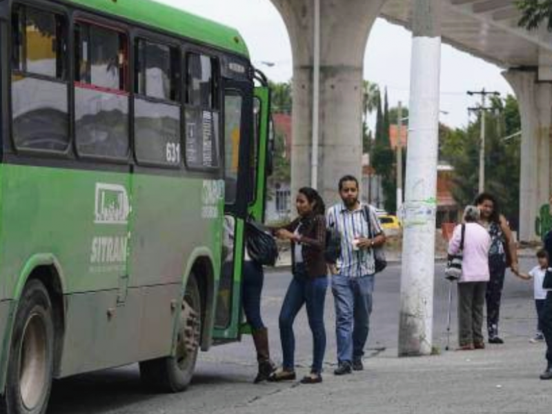 Reguladas 95% de rutas del transporte público; Alfaro