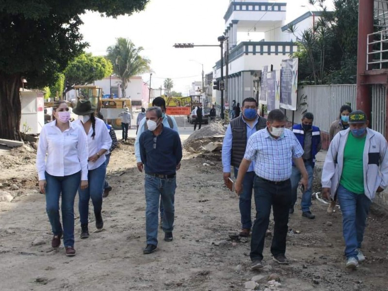 Avanzan al 70% obras en centro municipal de Xalisco