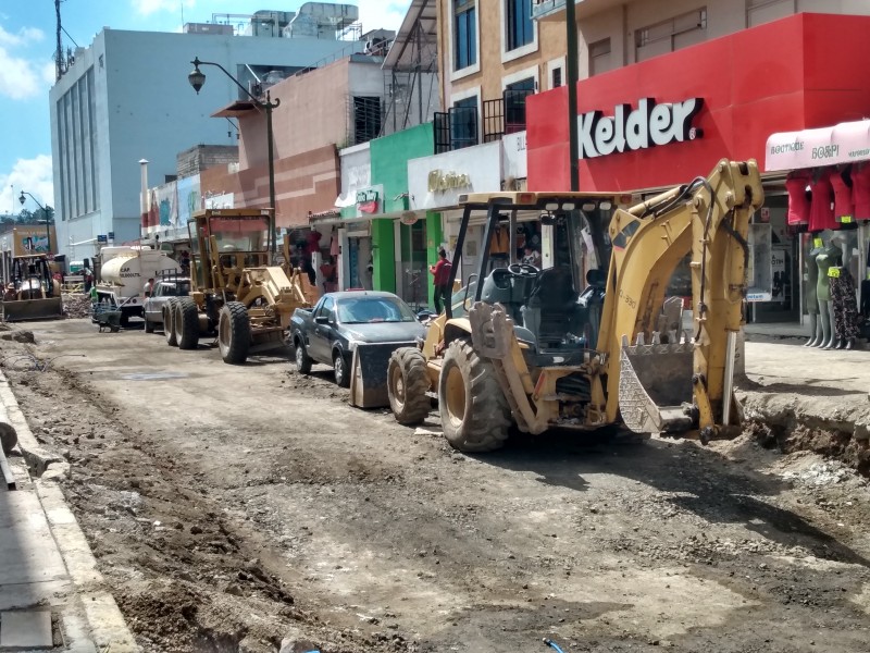 Avanzan conforme a calendario obras del centro histórico