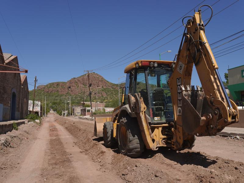 Avanzan obras de pavimentación en Guaymas