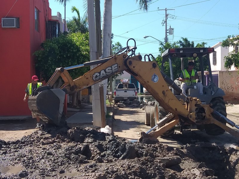 Avanzan obras de rehabilitación de drenajes en Empalme