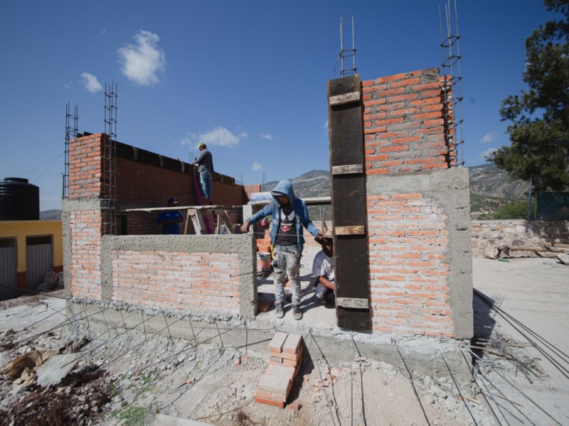 Avanzan obras educativas en Tolimán del gobierno federal