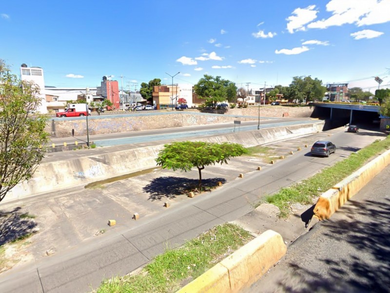 Avanzan obras en el malecón del río