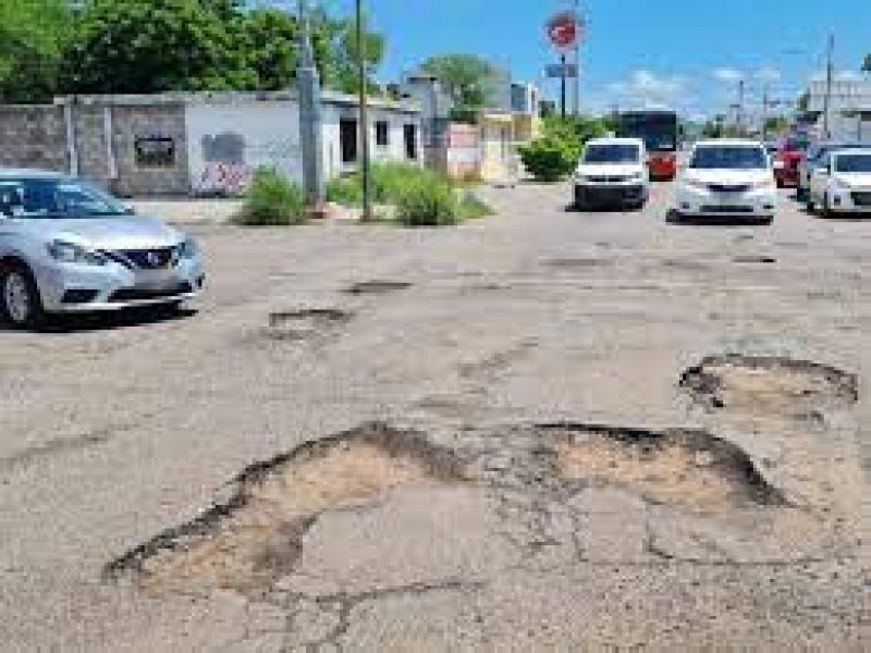 Avanzan trabajos de bacheo en vialidades de Hermosillo