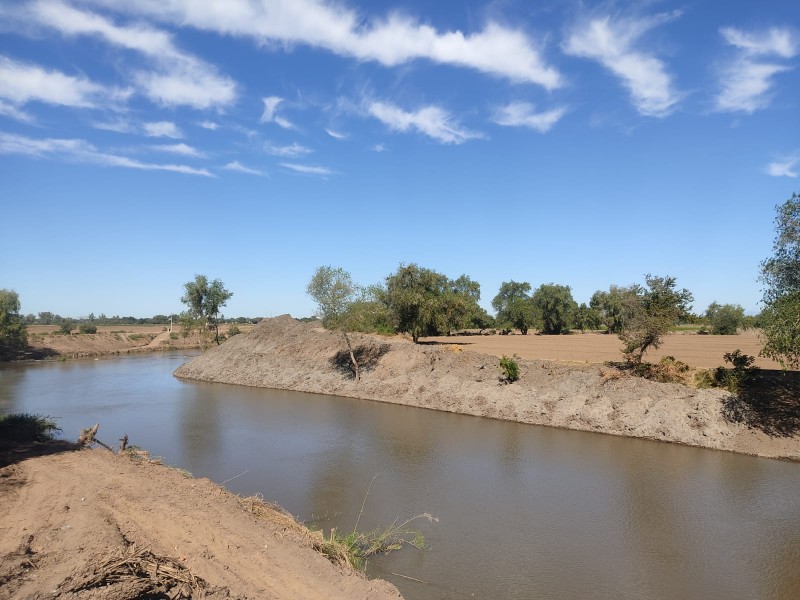 Avanzan trabajos de limpieza del Río Sinaloa en San Pedro