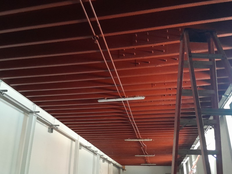 Avanzan trabajos de rehabilitación en el área de Carnicería del mercado municipal