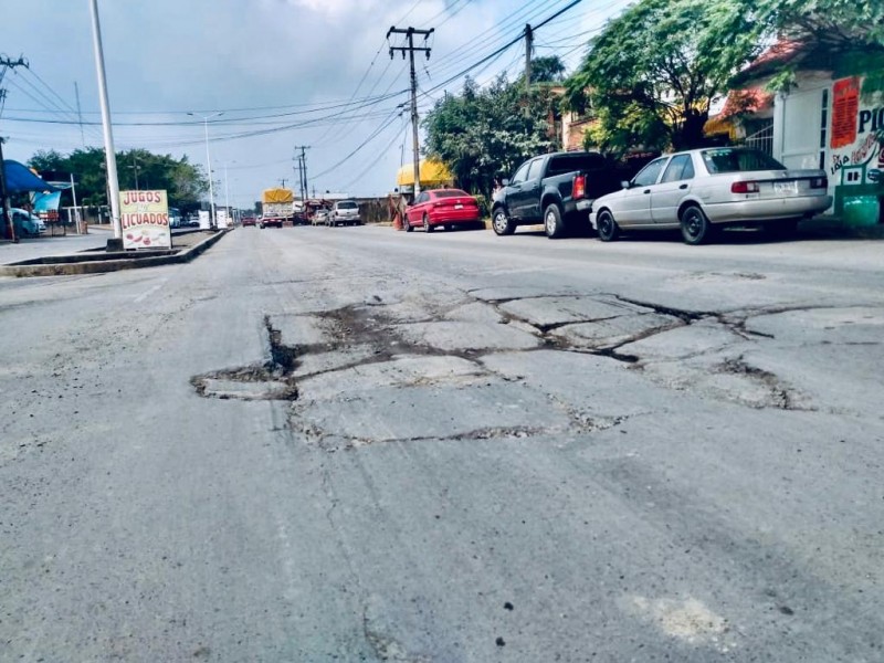 Avenida Cuauhtémoc totalmente destrozada