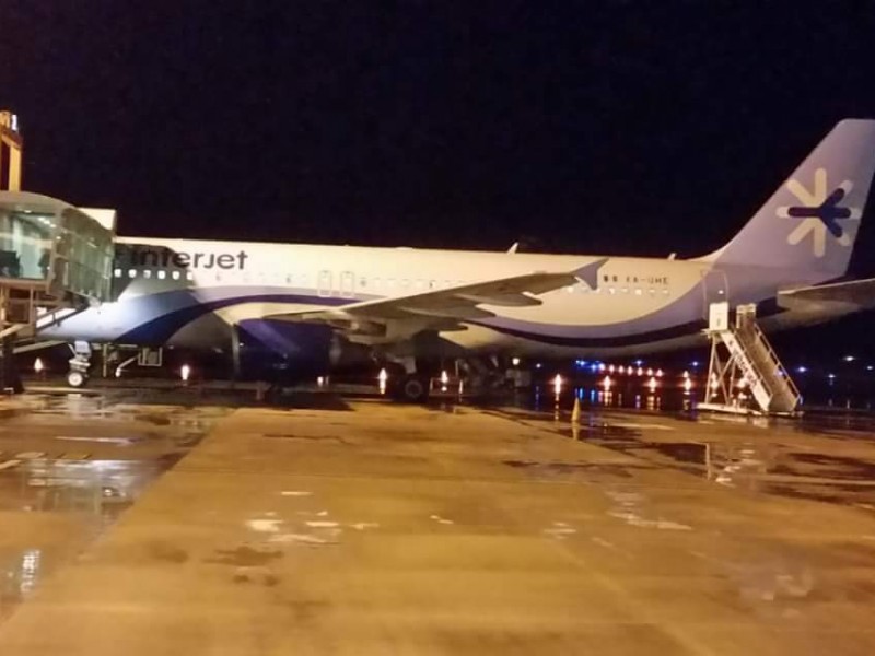 Avión aterrizó de emergencia en aeropuerto de Chiapas